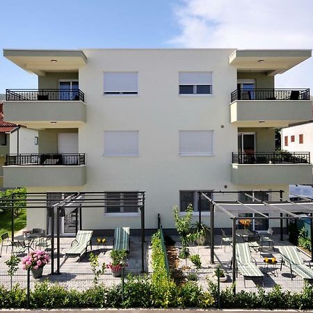 Apartments Town トロギール エクステリア 写真