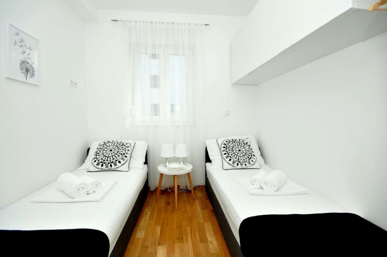 Apartments Town トロギール エクステリア 写真